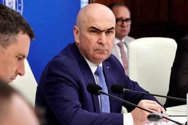 ELIMINAREA CUMULULUI PENSIEI CU SALARIUL ÎN SISTEMUL BUGETAR, AMÂNATĂ PÂNĂ ÎN SEPTEMBRIE 
