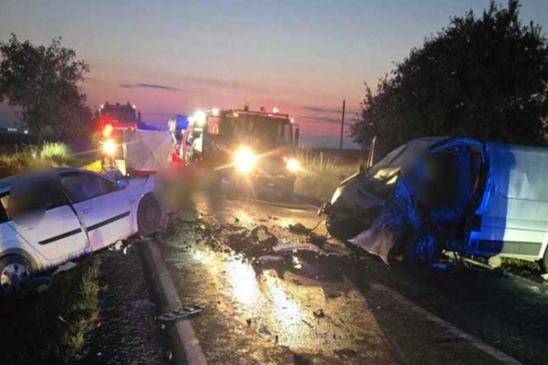 TREI BĂRBAȚI ȘI-AU PIERDUT VIAȚA ÎNTR-UN ACCIDENT RUTIER GRAV PE DN 19E, ÎN BIHOR