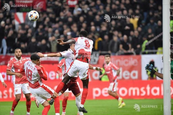 VIDEO FOTBAL: RAPID A CÂȘTIGT DERBY-UL CU DINAMO (2-0), ÎN SUPERLIGĂ