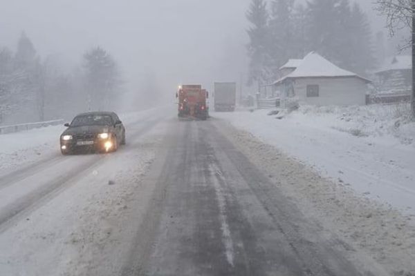 Iarna revine în forță: România, sub asediul unui ciclon mediteranean. Viscol, polei și ger de -12 grade