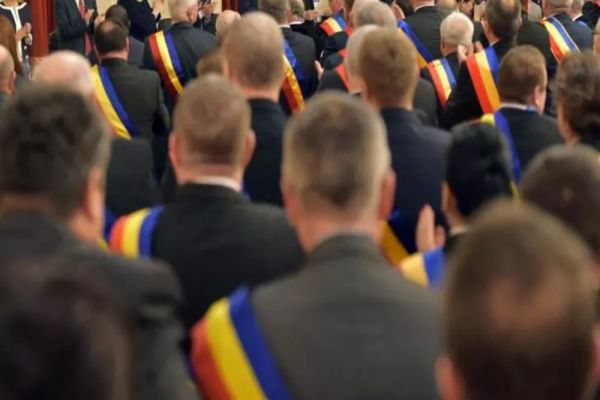 Grupul parlamentar PACE - Întâi România, scrisoare deschisă către toți primarii din România: ”Este momentul ca vocea administrației locale să se facă auzită la București”