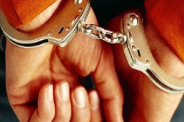 Şapte persoane urmărite internaţional, aduse în ţară de poliţişti. Printre ele și „Căpcăunul” din Iaşi