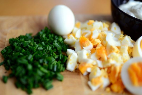 Cum să prepari cele mai gustoase ouă umplute. Aperitivul perfect pentru zilele de sărbătoare