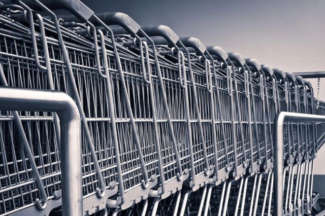 De Paşte, marile magazine îşi schimbă programul de funcţionare!