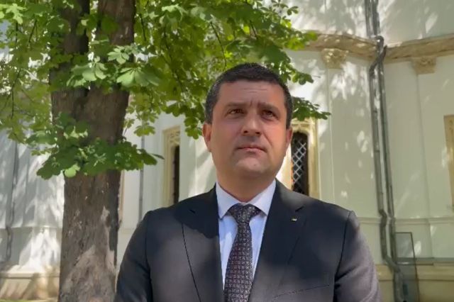 Miruță nu exclude varianta unui guvern interimar până în toamnă: „Guvernul funcționează, ministerele funcționează”