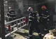 Persoană salvată de pompieri dintr-o locuință incendiată
