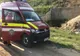 Trei persoane rănite după ce s-au răsturnat cu maşina pe un drum comunal din Bihor