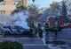Maşină cuprinsă de flăcări pe o stradă din Oradea (FOTO)