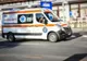 Doi bărbaţi loviţi de un microbuz în Oradea! Încercau să îşi repare maşina pe marginea drumului