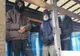 Cinci migranţi ascunşi într-un automarfar, printre bidoane cu gem