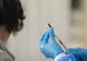 Un centru de vaccinare din Oradea îşi reduce programul