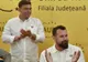 ENTUZIASM LA AUR BIHOR DUPĂ PRIMELE EXIT POLL-URI, CARE ÎL PLASEAZĂ PE GEORGE SIMION PE PRIMUL LOC ÎN PRIMUL TUR AL ALEGERILOR PREZIDENȚIALE. LIDERII LOCALI AU APLAUDAT REZULTATUL ȘI SPUN CĂ VOTUL A FOST UN SEMNAL CLAR AL TREZIRII CONȘTIINȚEI POPULARE