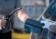 Șoc la pompă pentru șoferi. Motorina s-a scumpit imediat după ridicarea plafonării: cât costă un litru de carburant